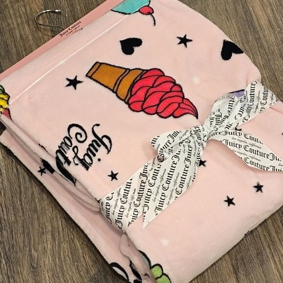 Juicy Couture Home Signature Logo    Hearts & Ice Cream Cones Throw Blanket - Picture 4 of 7